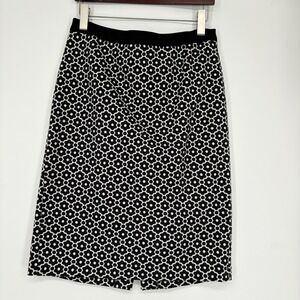Talbots Black White Floral Print Knee Length Knit Skirt Women's Size 8